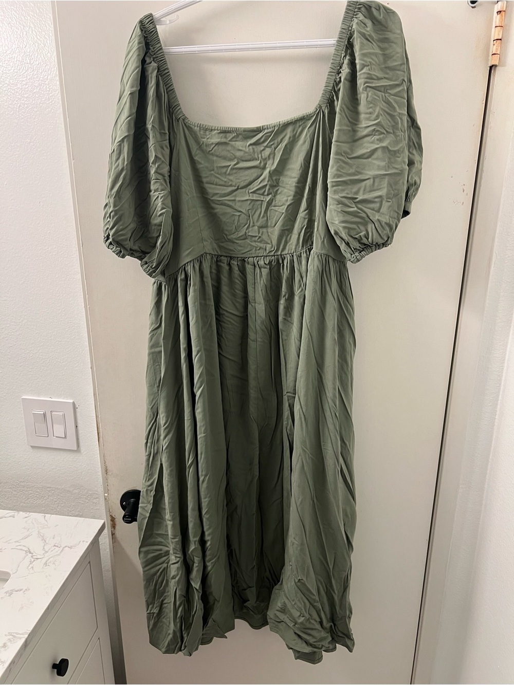 Ava & Viv Sage Green Button-Front Midi Dress - Picture 3 of 4